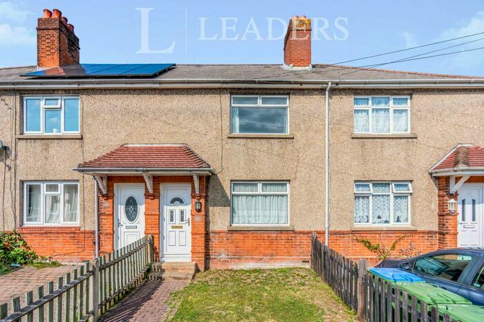 3 Bedroom Terraced House To Rent In Honeysuckle Road, SO16