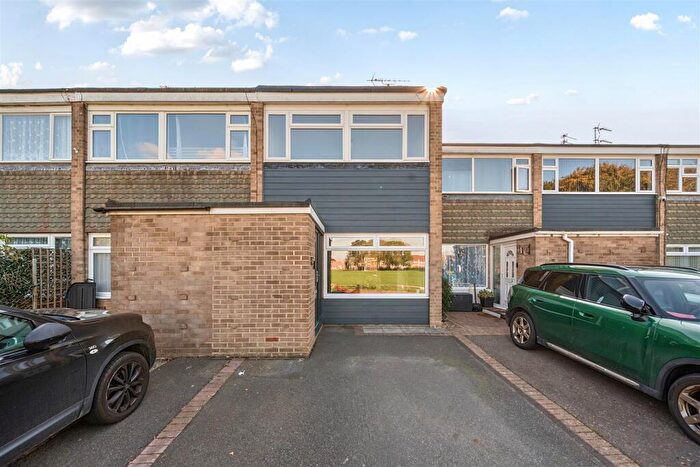 3 Bedroom Terraced House For Sale In Laburnum Grove, Bognor Regis, PO22