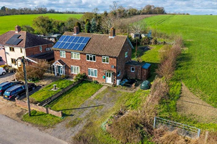 3 Bedroom Semi Detached House For Sale In Croydon Road, Arrington, Royston, SG8