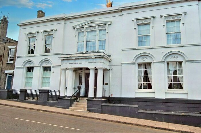 2 Bedroom Apartment To Rent In Belgrave Place, East Hill, Colchester, Essex, CO1