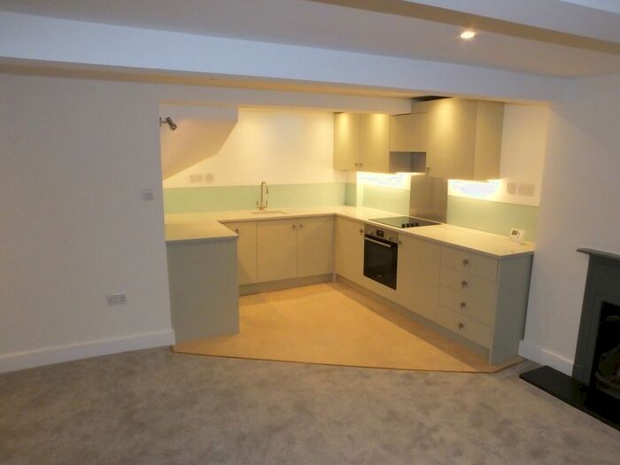 2 Bedroom Maisonette To Rent In High Street, Lewes, BN7