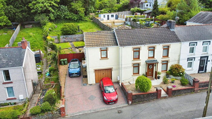 4 Bedroom Semi-Detached House For Sale In Nicholas Road, Glais, Swansea, SA7