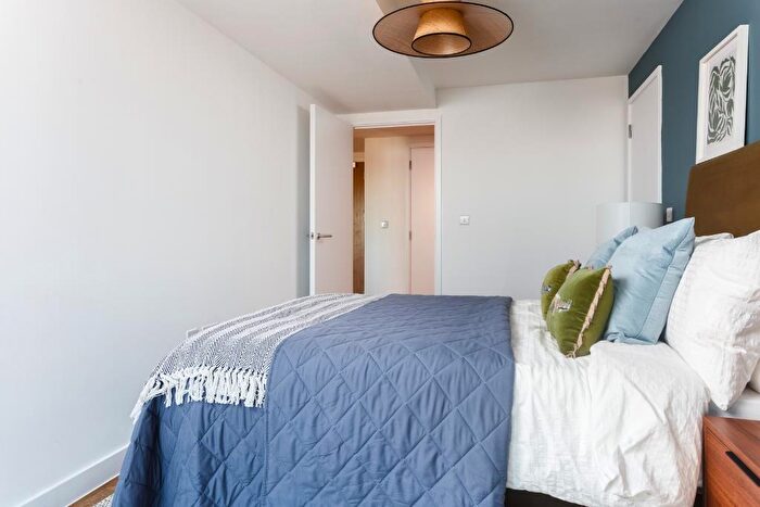 2 Bedroom Apartment For Sale In Phoenix, Saxton Lane, Leeds, LS9