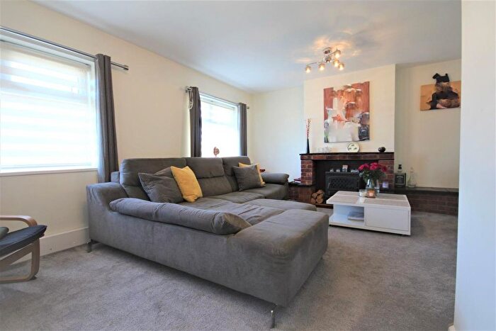 2 Bedroom Maisonette For Sale In Dunedin Road, Rainham, RM13