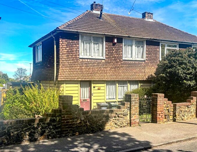 3 Bedroom Semi Detached House For Sale In Mounts Road, Greenhithe, DA9