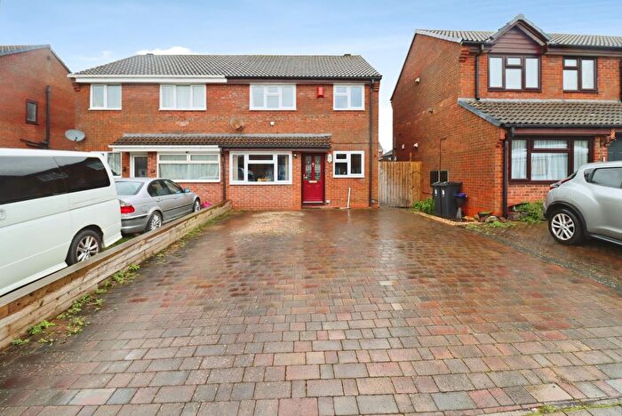 3 Bedroom Semi-Detached House For Sale In Slimbridge Close, Yate, Bristol, Gloucestershire, BS37
