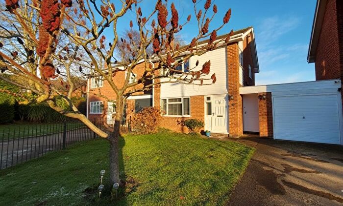 3 Bedroom Link Detached House For Sale In Broadway Close, Bourne, PE10