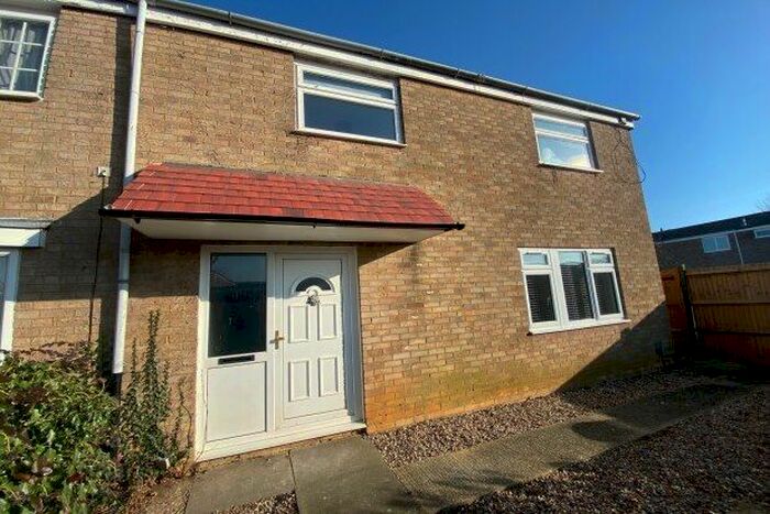 4 Bedroom Property To Rent In Canterbury Way, Stevenage, SG1