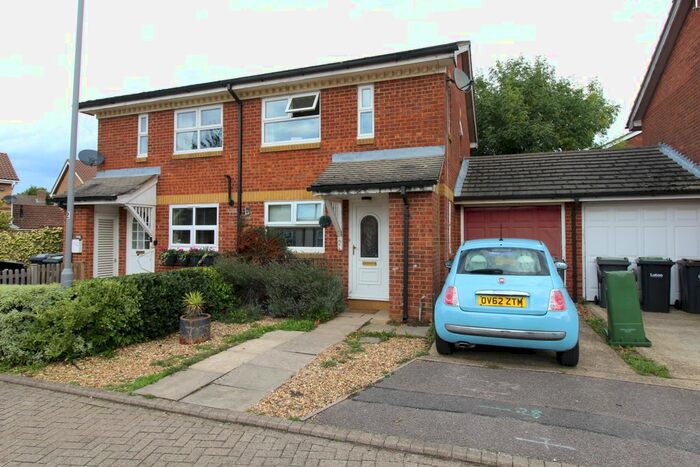 2 Bedroom Semi-Detached House To Rent In Astley Green, Luton, LU2