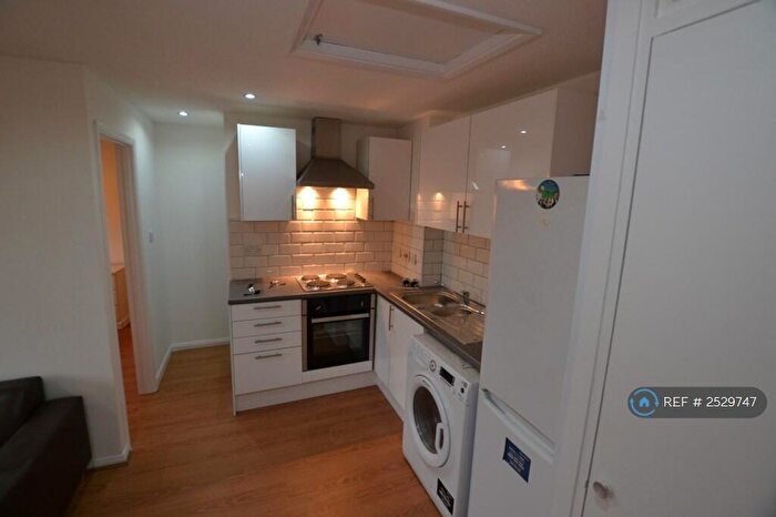 1 Bedroom Flat To Rent In Cornmow Drive, London, NW10