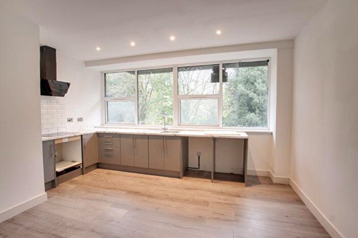 1 Bedroom Flat To Rent In Windsor Road, Trowbridge, BA14