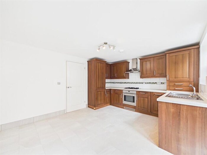 2 Bedroom House To Rent In Gainsford Court, Radcliffe Road, Hitchin, SG5