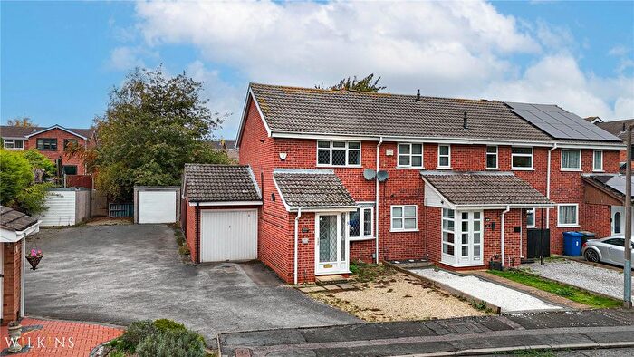 2 Bedroom End Of Terrace House For Sale In Mellwaters, Wilnecote, Tamworth, Staffordshire, B77