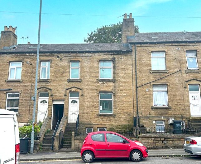 2 Bedroom Terraced House For Sale In Manchester Road, Huddersfield, HD1