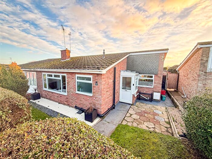 2 Bedroom Semi Detached Bungalow For Sale In Robinsdale, Great Clacton, Essex, CO15
