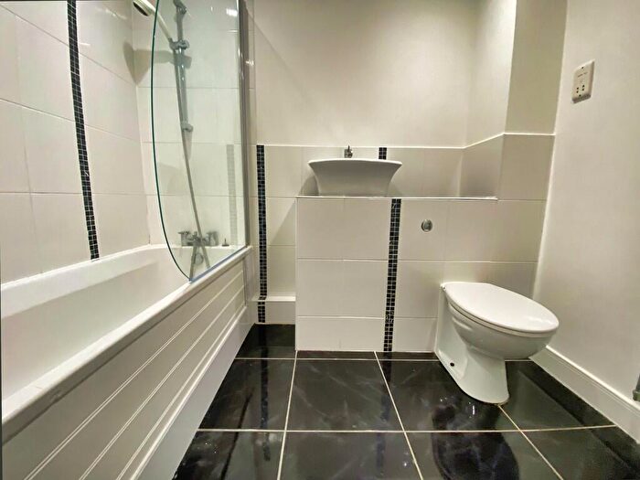 2 Bedroom Apartment To Rent In Moat Road, East Grinstead, RH19