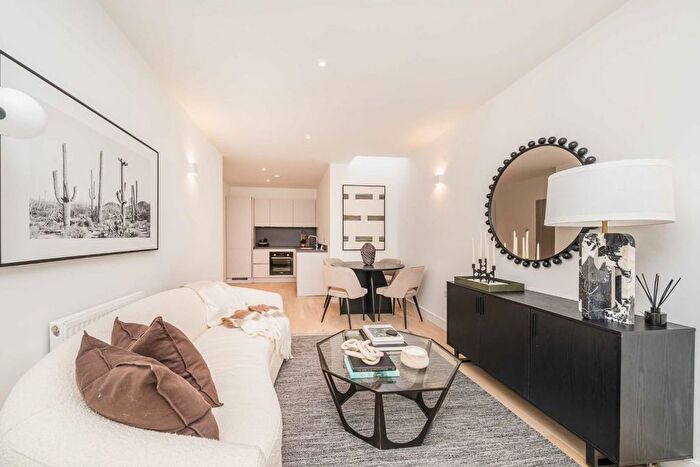 2 Bedroom Flat For Sale In Lillium Mews, Wimbledon, SW19