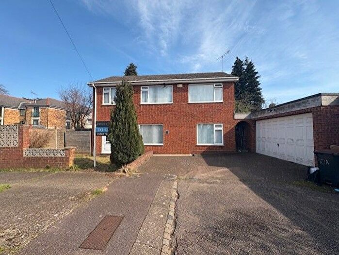 4 Bedroom Detached House To Rent In Canterbury Close, Leagrave, Luton, LU3