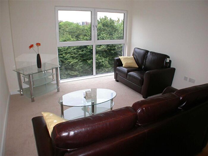 2 Bedroom Flat To Rent In Bishops Corner, Stretford Road, Hulme, Manchester, M15