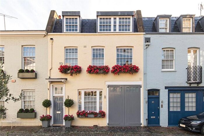 3 Bedroom Mews To Rent In Wilton Row, Belgravia, SW1X