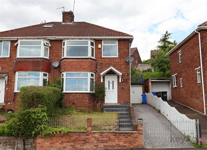 3 Bedroom Semi-Detached House For Sale In Wincobank Lane, Sheffield, S4