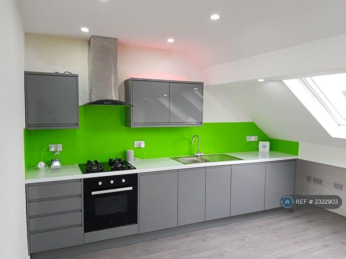 1 Bedroom Flat To Rent In Norman Road, Huddersfield, HD2