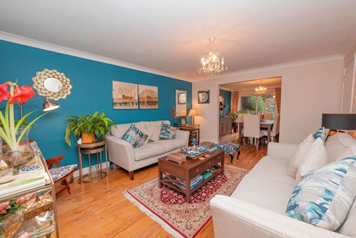 5 Bedroom Link Detached House For Sale In Riverside Close, Bridge, CT4