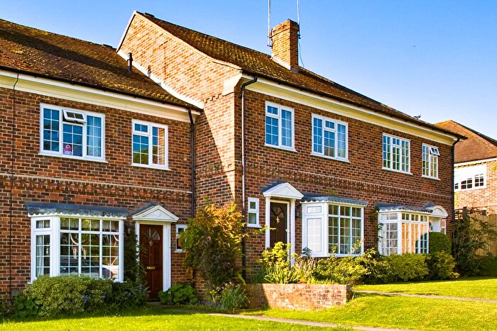 3 Bedroom Terraced House For Sale In Chestnut Cottages, Streatley On Thames, RG8