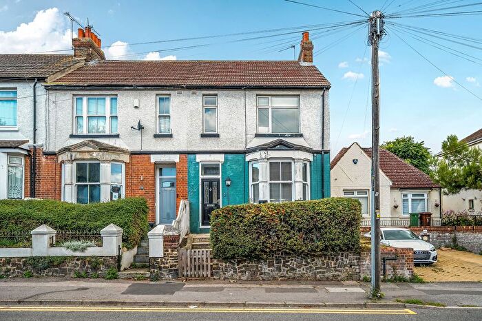 3 Bedroom End Of Terrace House For Sale In Woodlands Road, Gillingham, ME7