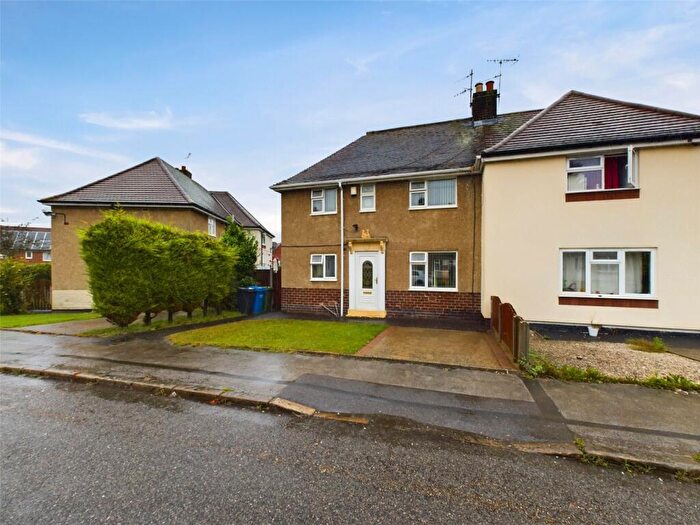 3 Bedroom Semi-Detached House For Sale In Birdholme Crescent, Chesterfield, Derbyshire, S40