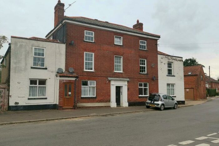 2 Bedroom Flat To Rent In Bell Inn Flats, Bawdeswell, NR20