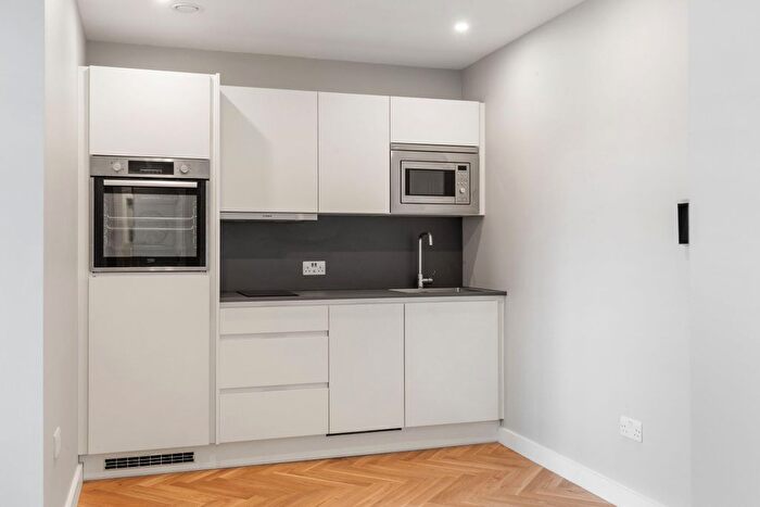 1 Bedroom Flat To Rent In Clapham Common North Side, London, SW4