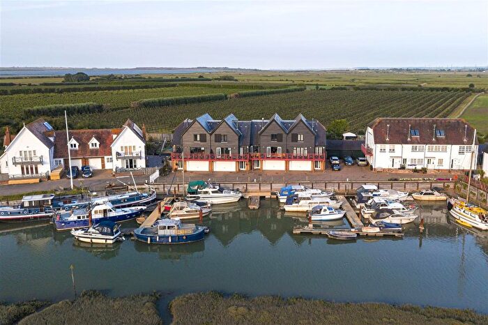 4 Bedroom Terraced House For Sale In North Quay, Conyer, Faversham, ME9