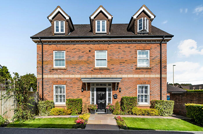 4 Bedroom Detached House For Sale In Princes Place, Four Marks, Alton, Hampshire, GU34