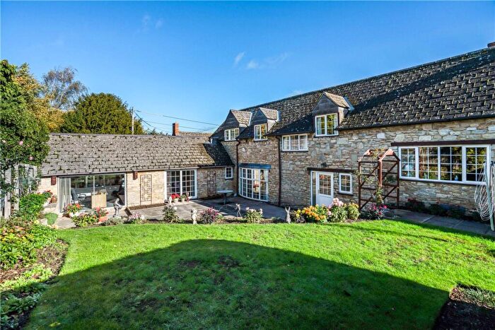 4 Bedroom Barn Conversion For Sale In Cassington Road, Yarnton, Kidlington, Oxfordshire, OX5