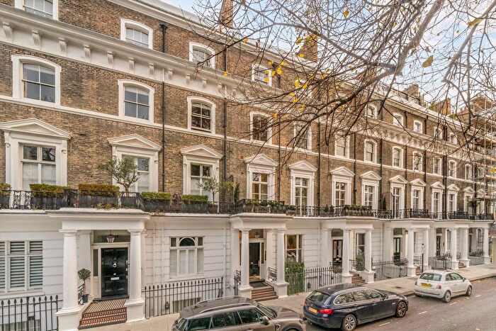 3 Bedroom Flat To Rent In Onslow Square, South Kensington, SW7