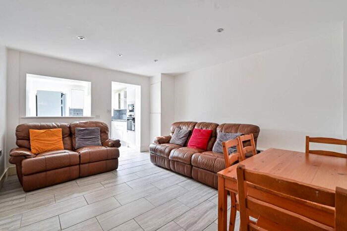 4 Bedroom Terraced House To Rent In Commercial Way, Peckham, London, SE15