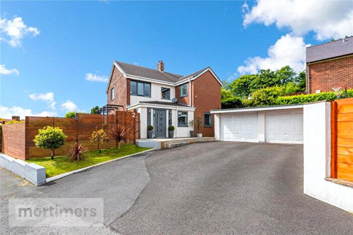 4 Bedroom Detached House For Sale In Knowsley Road West, Clayton Le Dale, Blackburn, Lancashire, BB1