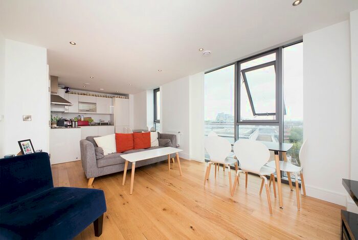 2 Bedroom Flat To Rent In Arc Tower, Uxbridge Road, Ealing, London, W5
