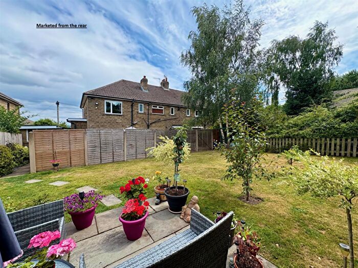 2 Bedroom Flat For Sale In Crestfield Crescent, Elland, HX5