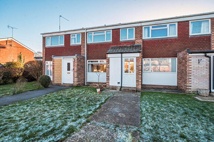 3 Bedroom Terraced House For Sale In Chiltern Walk, Pangbourne, Reading, Berkshire, RG8