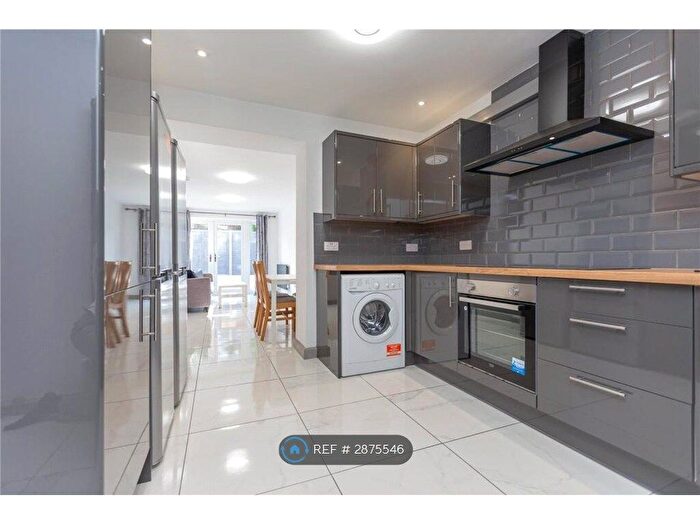 6 Bedroom Semi Detached House To Rent In Trevisa Grove, Bristol, BS10