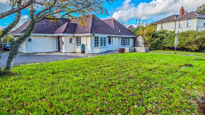 3 Bedroom Detached Bungalow For Sale In Drake Lane, Cam, Dursley, GL11