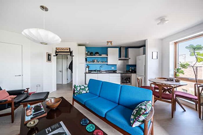 1 Bedroom Flat For Sale In Cordwainer House, Hackney, London, E8