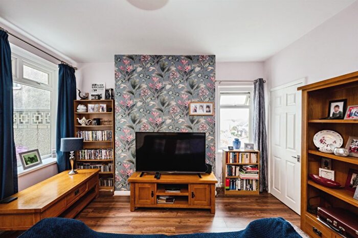 3 Bedroom Terraced House For Sale In Carmarthen Road, Cwmdu, Swansea, SA5