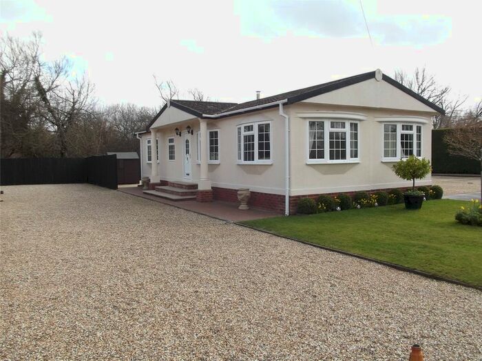 2 Bedroom Detached House To Rent In Bath Road, Woolhampton, Reading, Berkshire, RG7