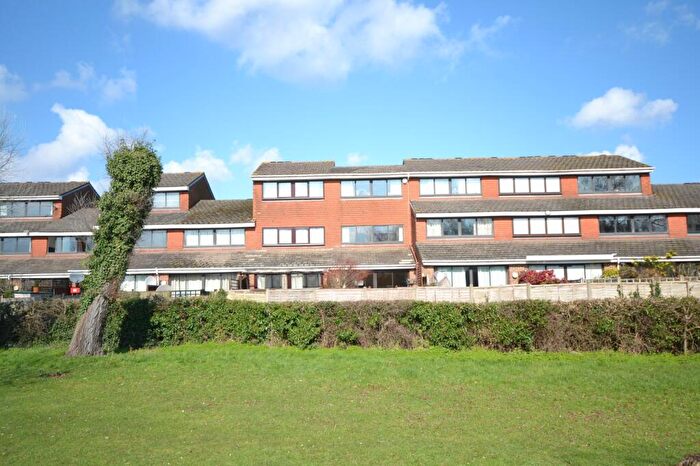 4 Bedroom Town House To Rent In St Stephens Close, Caversham, Reading, RG4