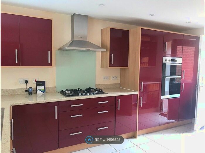 4 Bedroom Detached House To Rent In Goodwood Close, Bicester, OX26