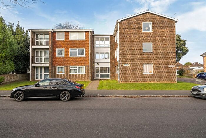 1 Bedroom Flat To Rent In Flat Oakwood Court, Victoria Drive, Bognor Regis, West Sussex, PO21