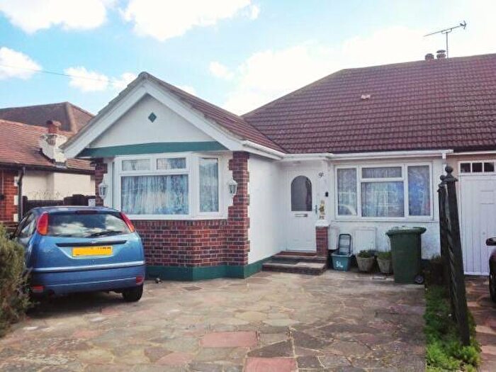 3 Bedroom Bungalow To Rent In Amis Avenue, West Ewell, Epsom, KT19